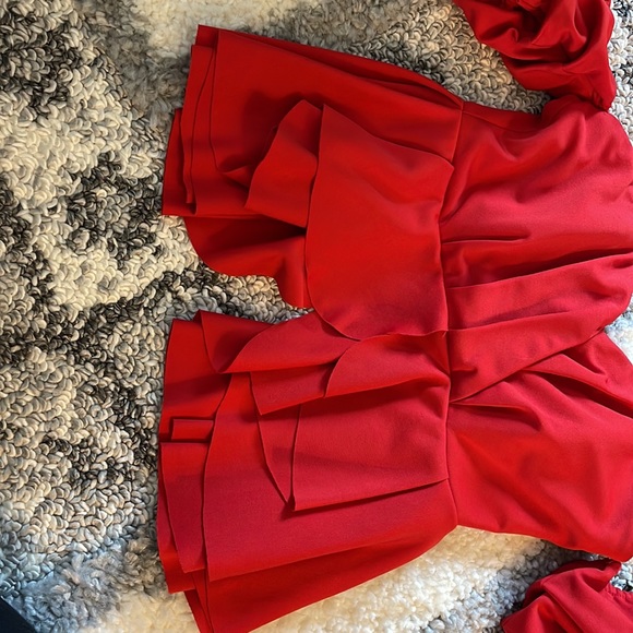 EUS worn once fashion nova red off shoulder top XS extra small - Picture 3 of 5